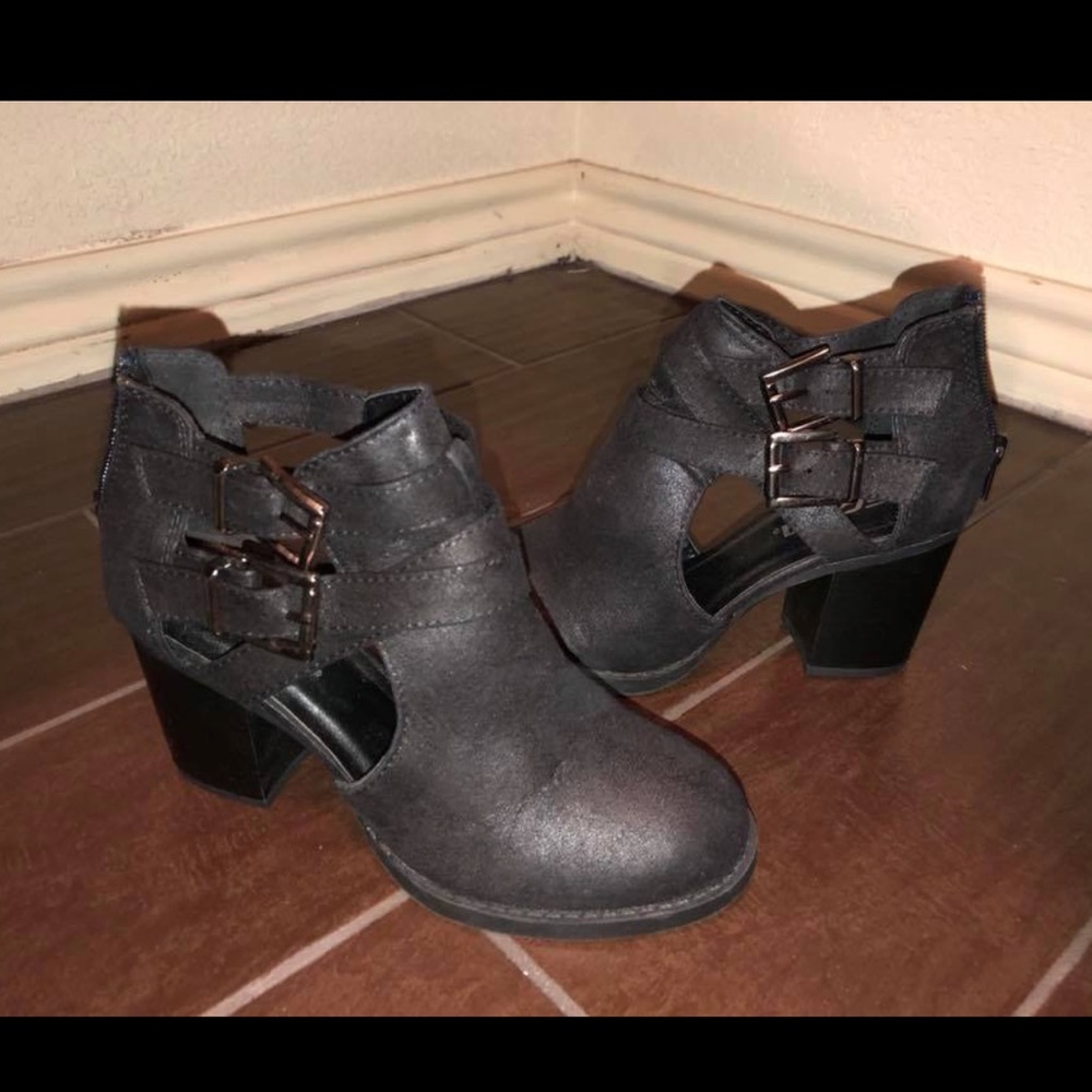 Super Cute black booties